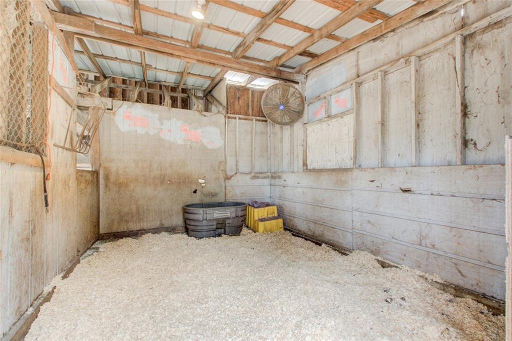 8345 Cleckler Road Palmetto, GA 30268 - Photo 18 of 41 a bathroom with a shower
