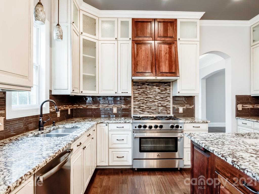 6427 Springs Mill Road Charlotte, NC 28277 - Photo 2 of 42 Gallery Image 2