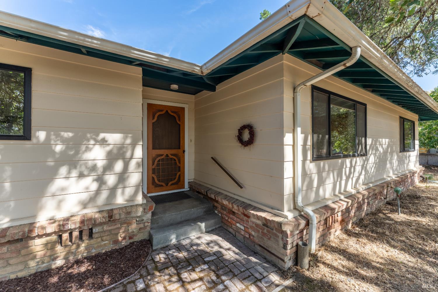 1921 Ridge Road Ukiah, CA 95482 - Photo 2 of 32