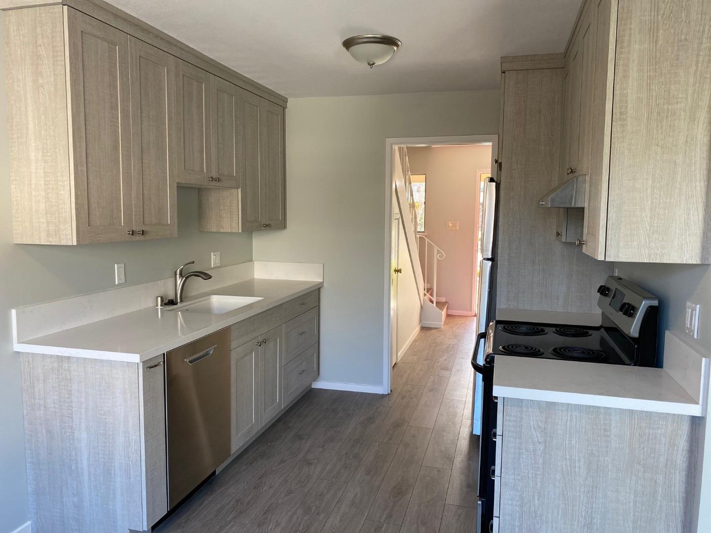 625 Comet Drive Foster City, CA 94404 - Photo 3 of 16