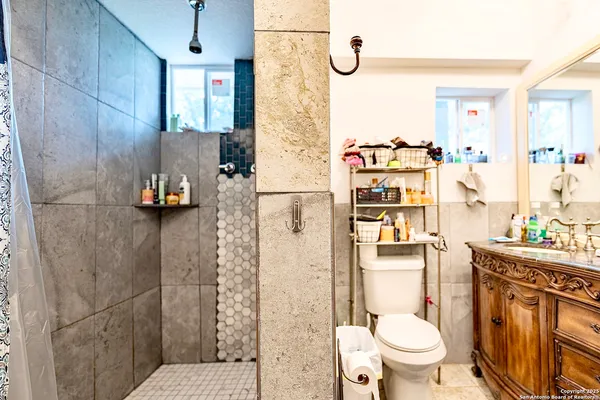 $535,000 | 472 County Road 6723, Natalia, TX 78059