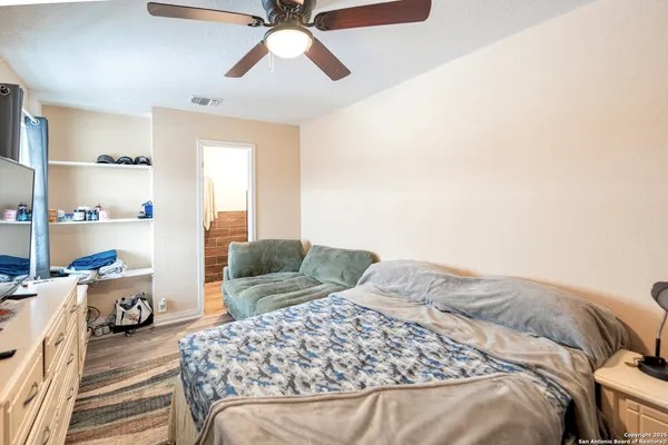 $535,000 | 472 County Road 6723, Natalia, TX 78059