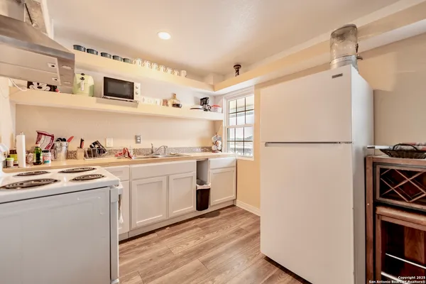 $535,000 | 472 County Road 6723, Natalia, TX 78059