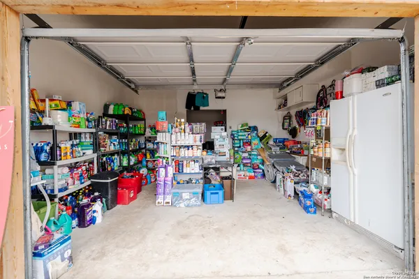 $535,000 | 472 County Road 6723, Natalia, TX 78059