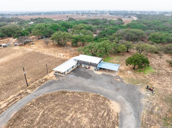 $535,000 | 472 County Road 6723, Natalia, TX 78059