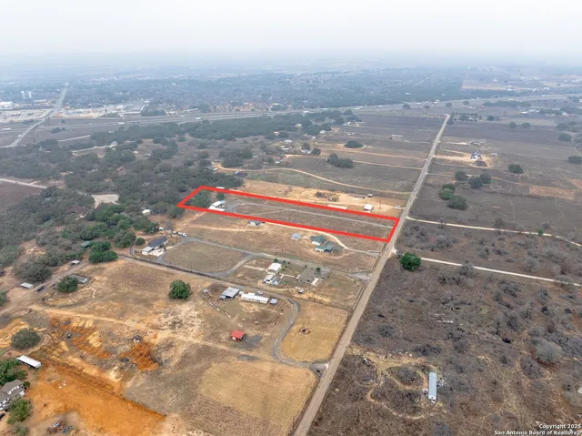 $535,000 | 472 County Road 6723, Natalia, TX 78059