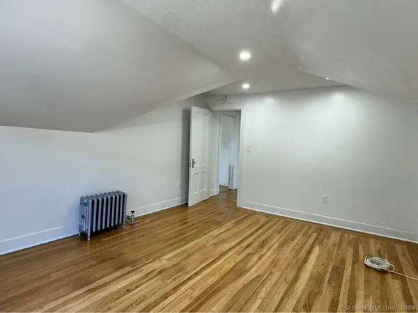 $2,100 | 270 Edgewood Avenue, Unit 3, New Haven, CT 06511