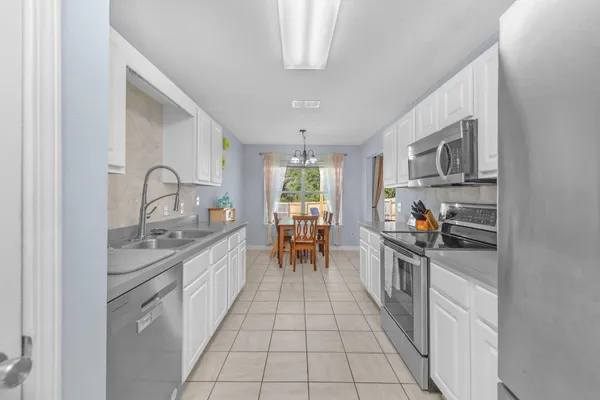 $299,000 | 404 Bobby Drive, Crestview, FL 32536