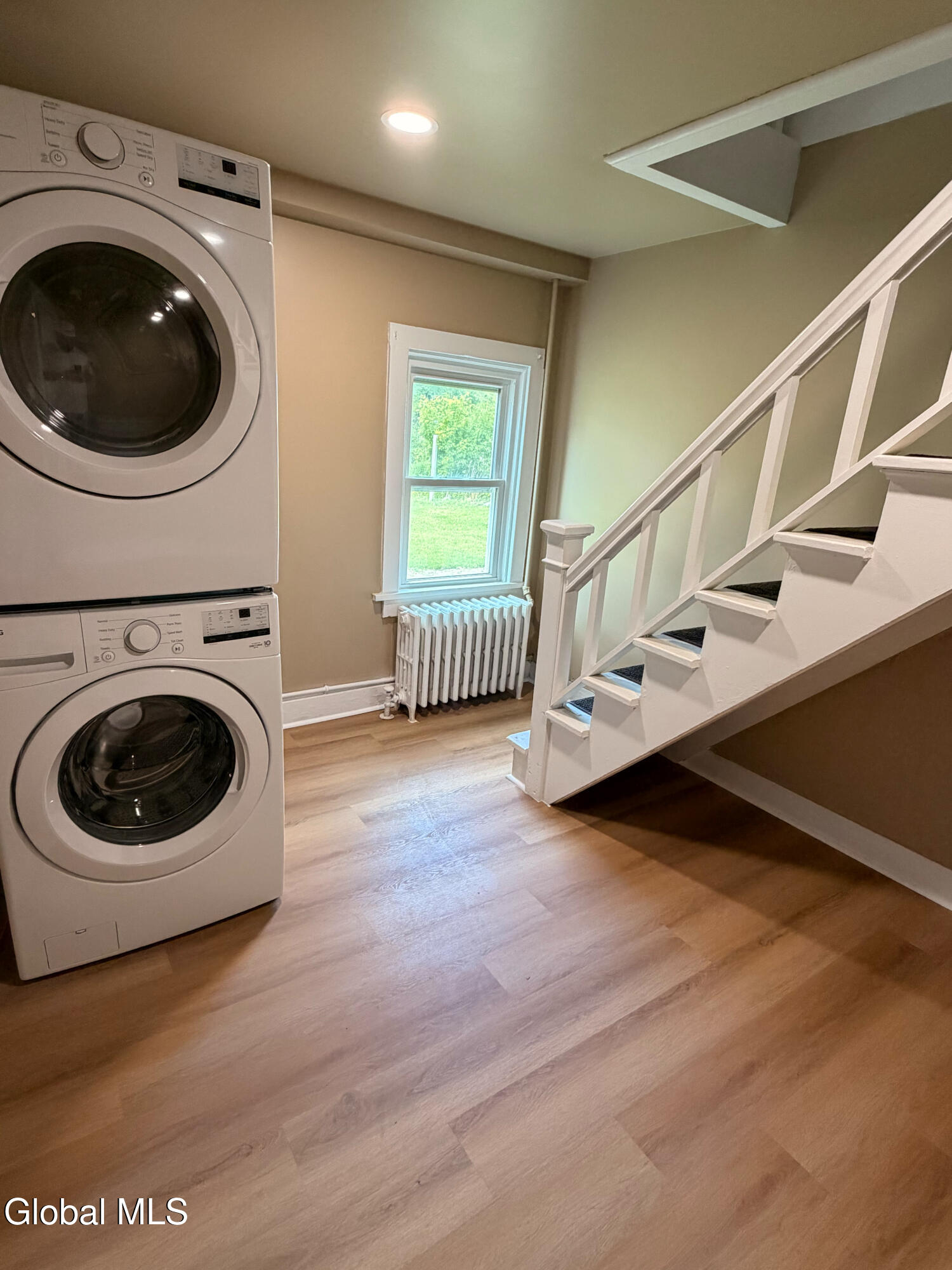 607 Boght Road Colonie, NY 12047 - Photo 9 of 12 Laundry