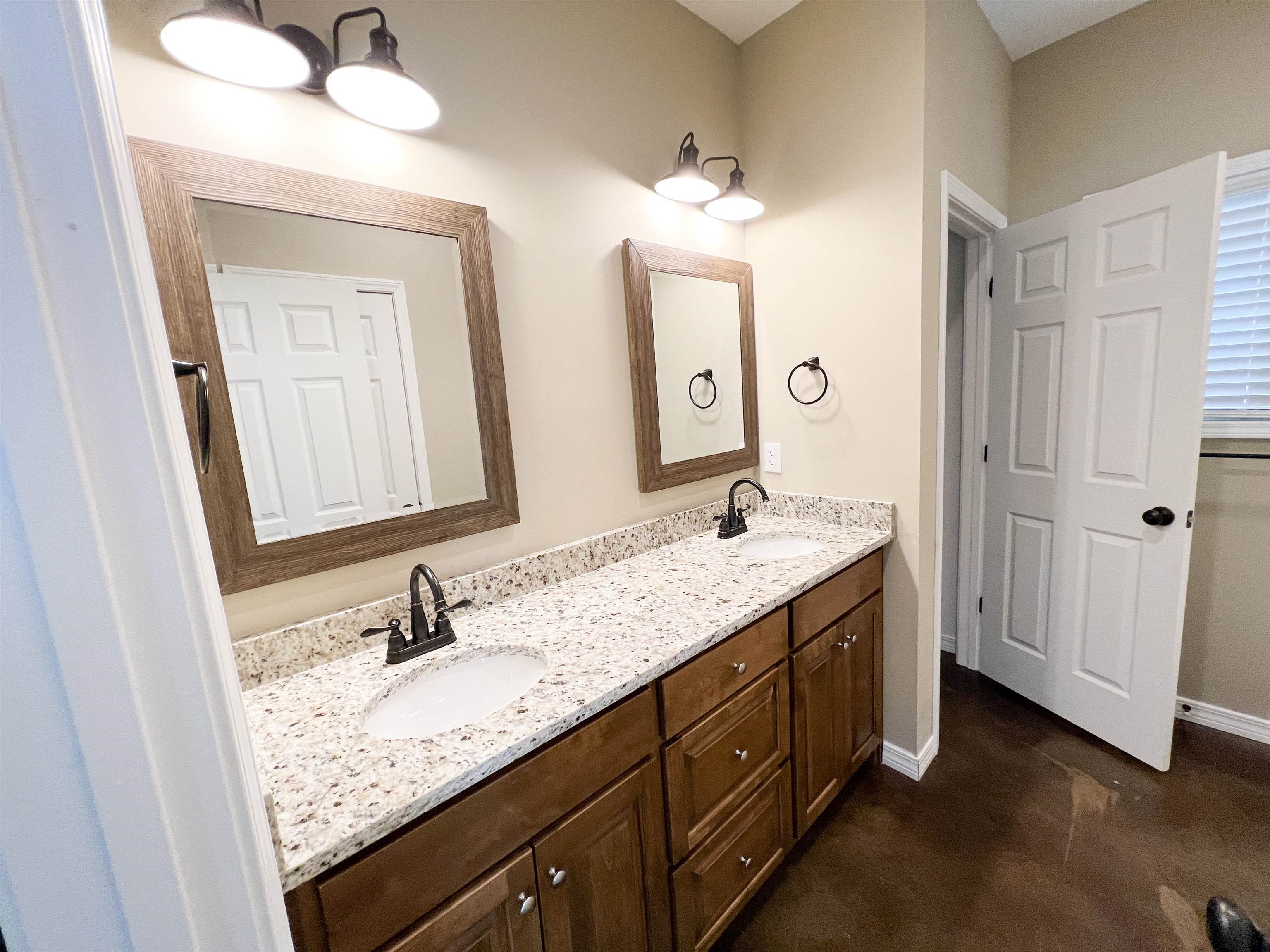 33720 -B Stables Drive, Unit B Daphne, AL 36527 - Photo 13 of 17 Bathroom