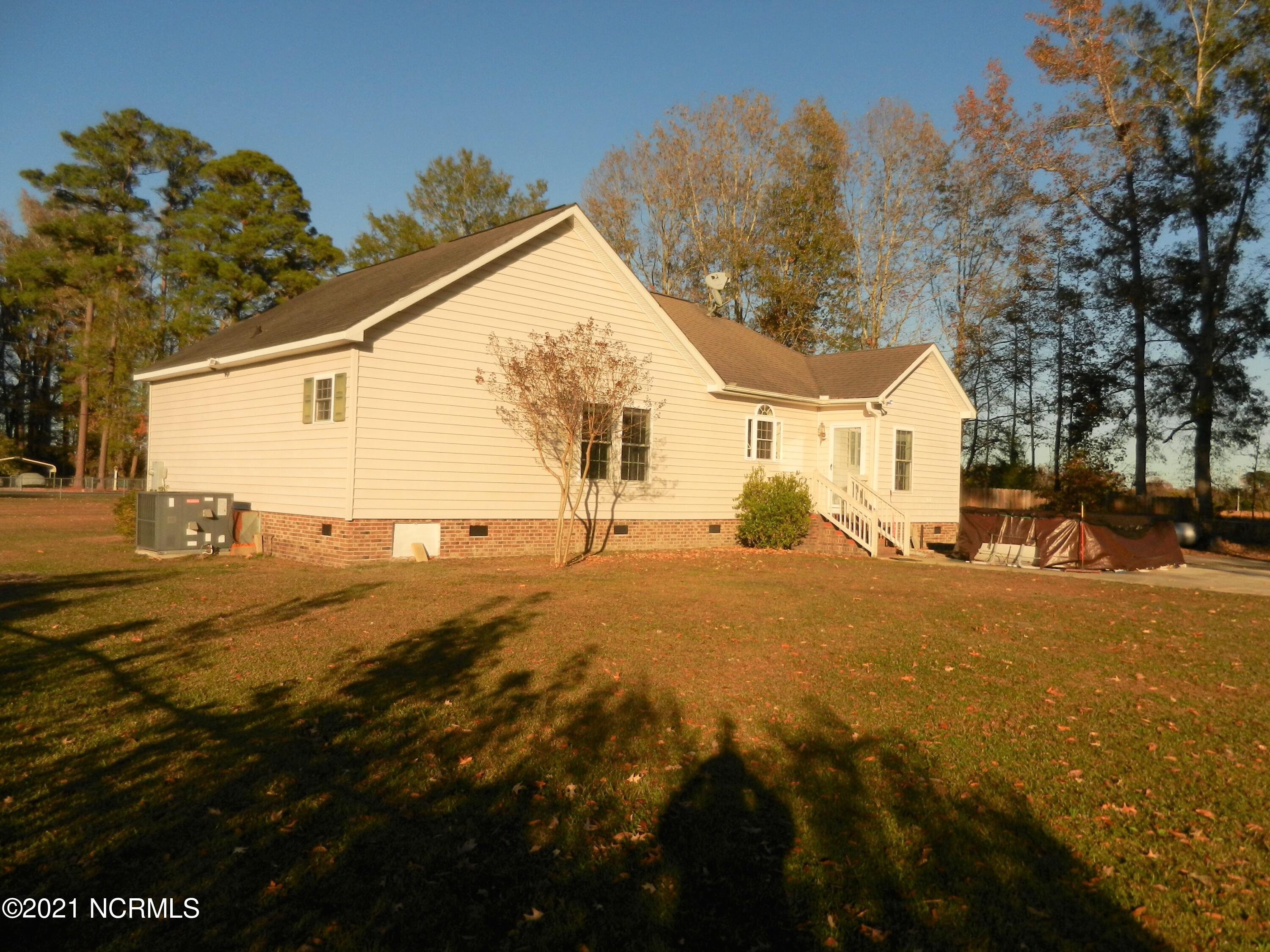 2224 Grover Hardee Road Winterville, NC 28590 - Photo 4 of 24 View of rear of home