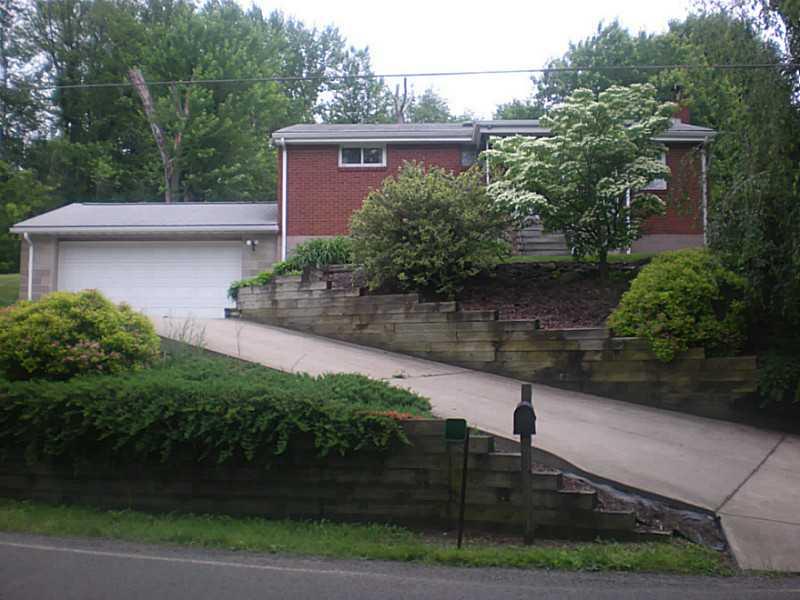 525 Manifold Road Washington, PA 15301 - Photo 2 of 23 Exterior Front.