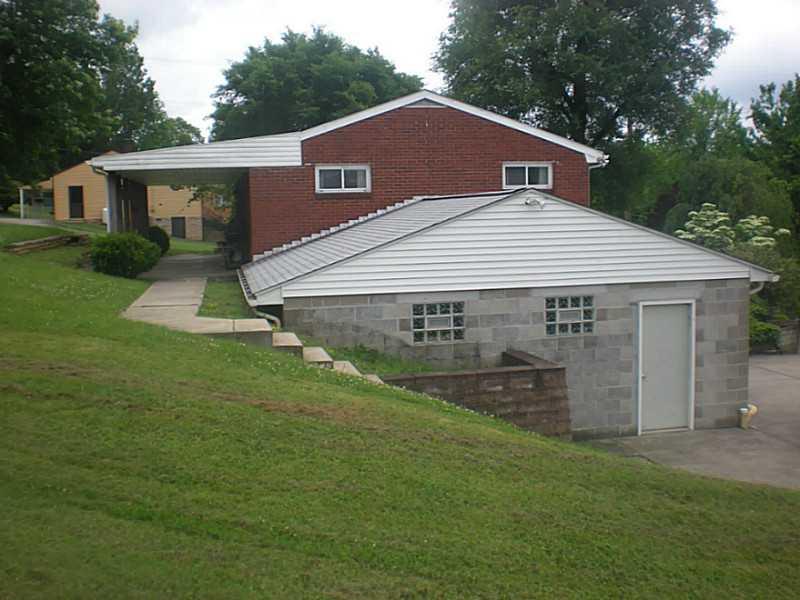 525 Manifold Road Washington, PA 15301 - Photo 3 of 23 Exterior Back.
