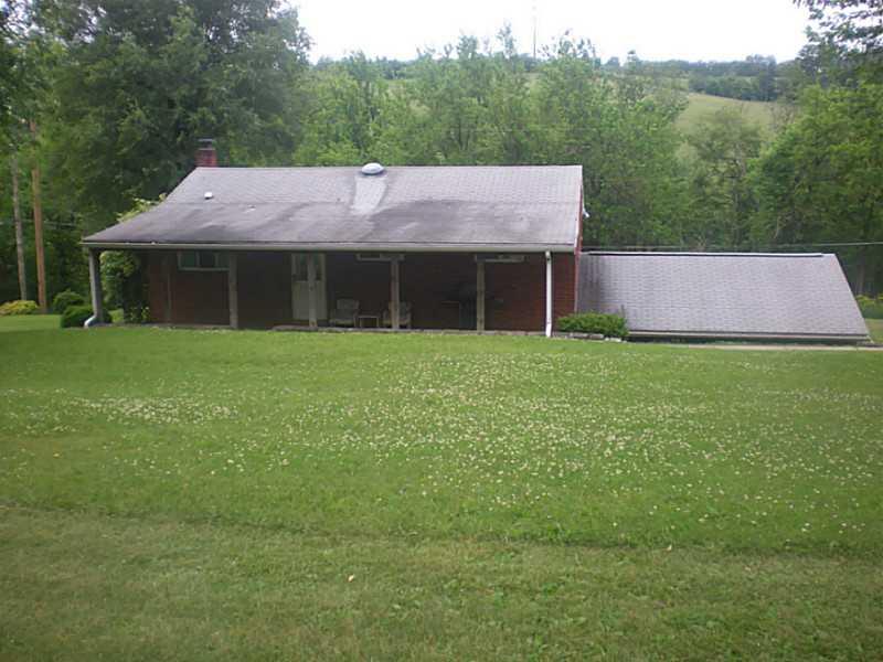 525 Manifold Road Washington, PA 15301 - Photo 4 of 23 Exterior Back.