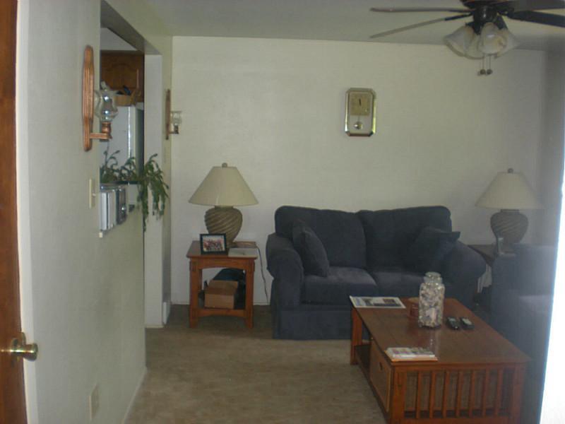 525 Manifold Road Washington, PA 15301 - Photo 10 of 23 Living Room.