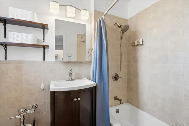 a view of a walk in closet