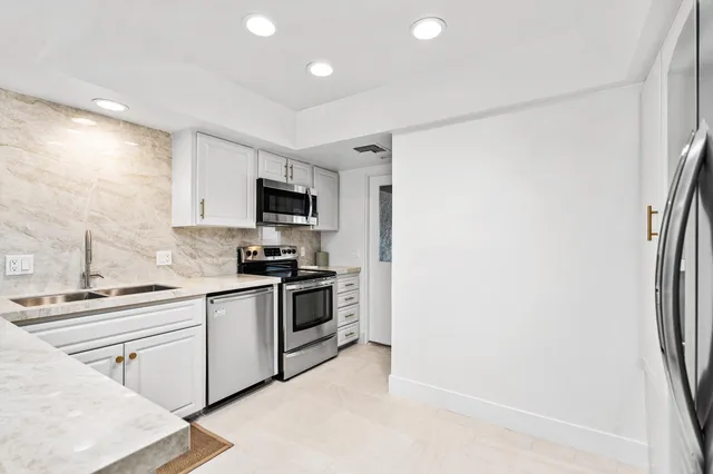 $6,900 | 48885 Mariposa Drive, Palm Desert, CA 92260