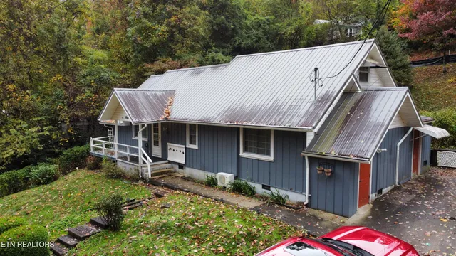 $349,000 | 315 Elbow Lane, Gatlinburg, TN 37738