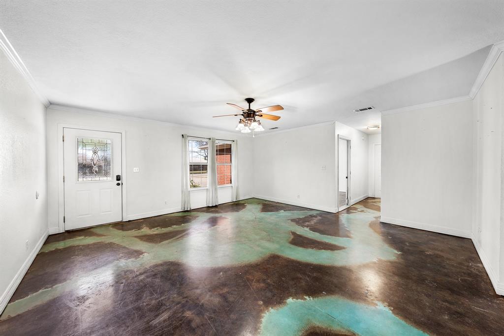 903 Amy Way Bonham, TX 75418 - Photo 13 of 27 Living room and front entrance