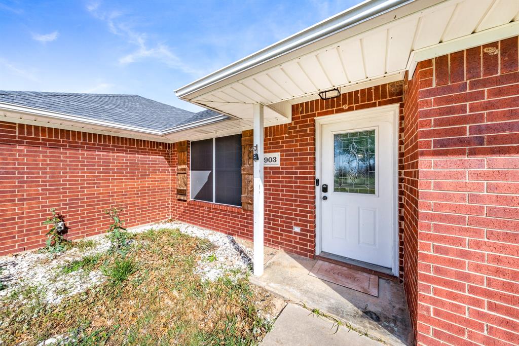 903 Amy Way Bonham, TX 75418 - Photo 2 of 27