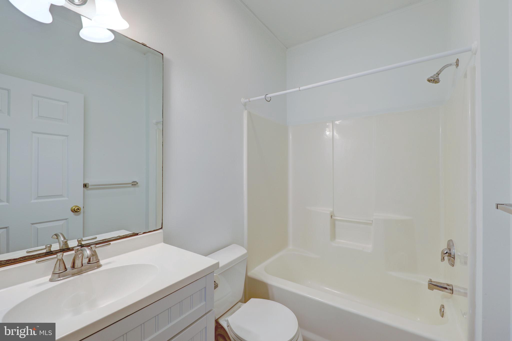 13225 Colonial Road Ocean City, MD 21842 - Photo 18 of 31 Full bathroom #1