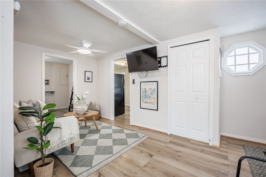 131 Mosley Road Greece, NY 14616 - Photo 4 of 40