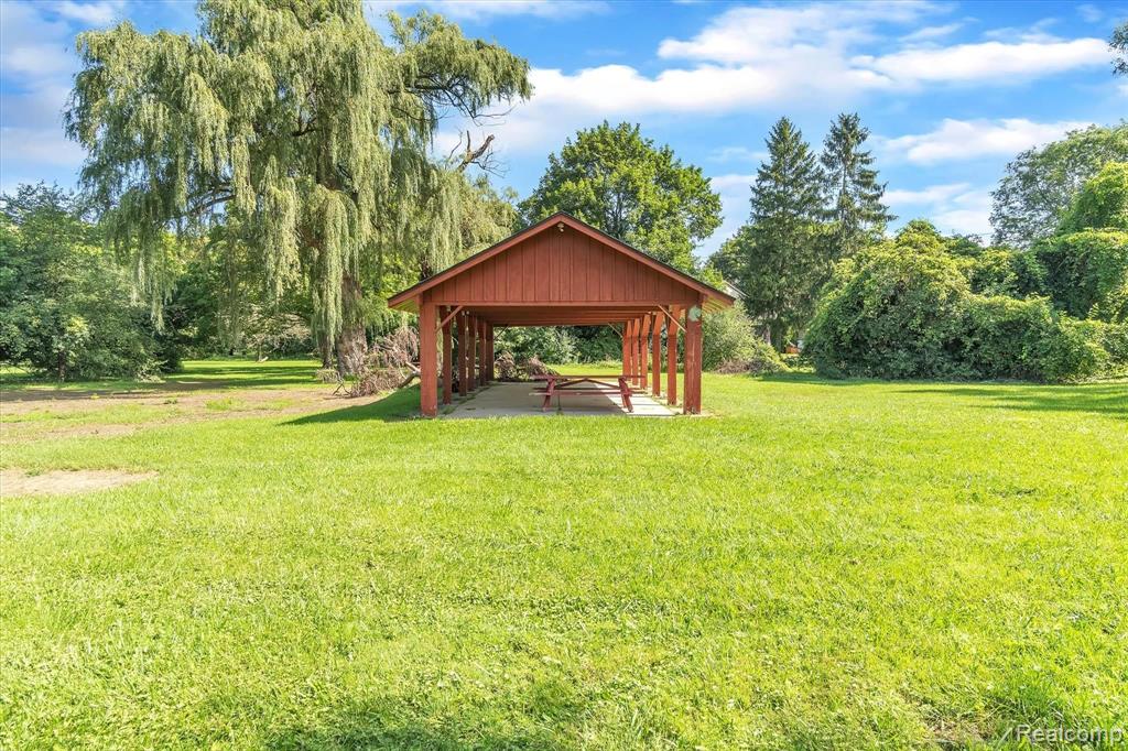 29537 Fox Grove Road Farmington Hills, MI 48334 - Photo 35 of 37