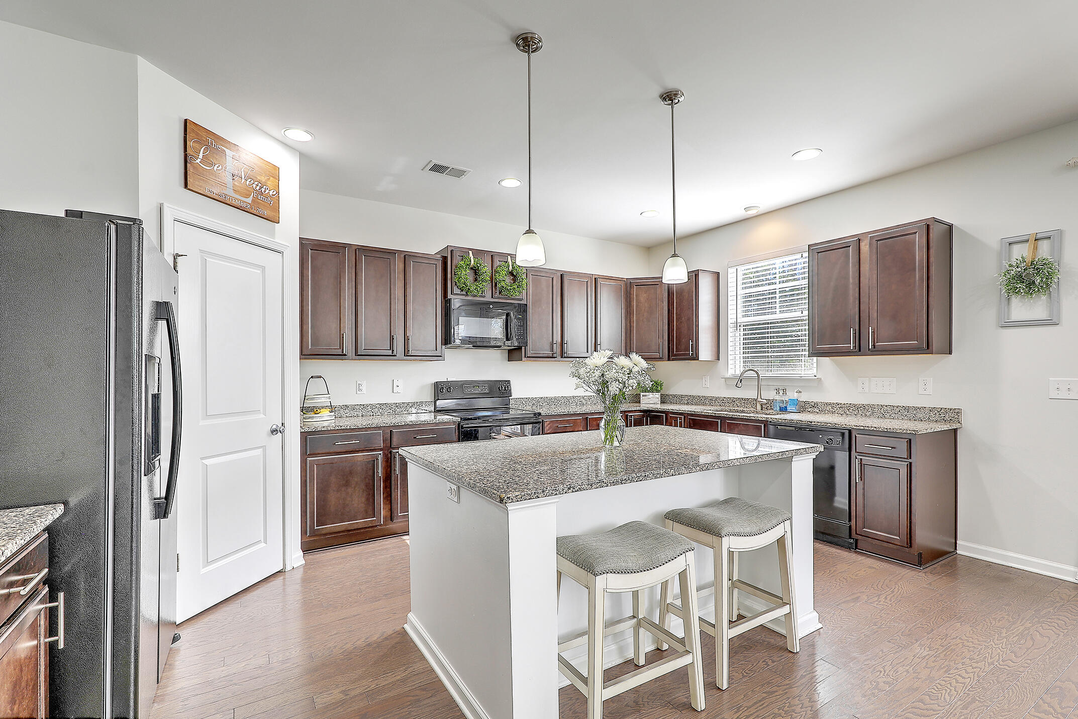 169 Hickory Ridge Way Summerville, SC 29483 - Photo 11 of 35 Kitchen