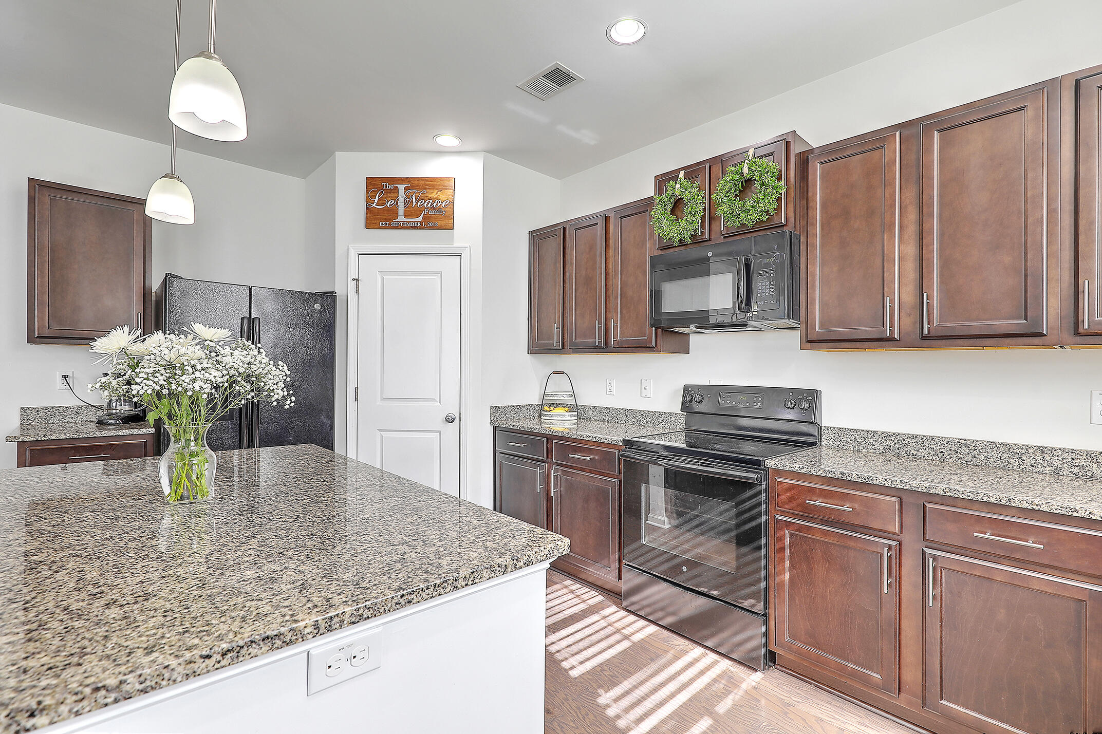 169 Hickory Ridge Way Summerville, SC 29483 - Photo 12 of 35 Kitchen