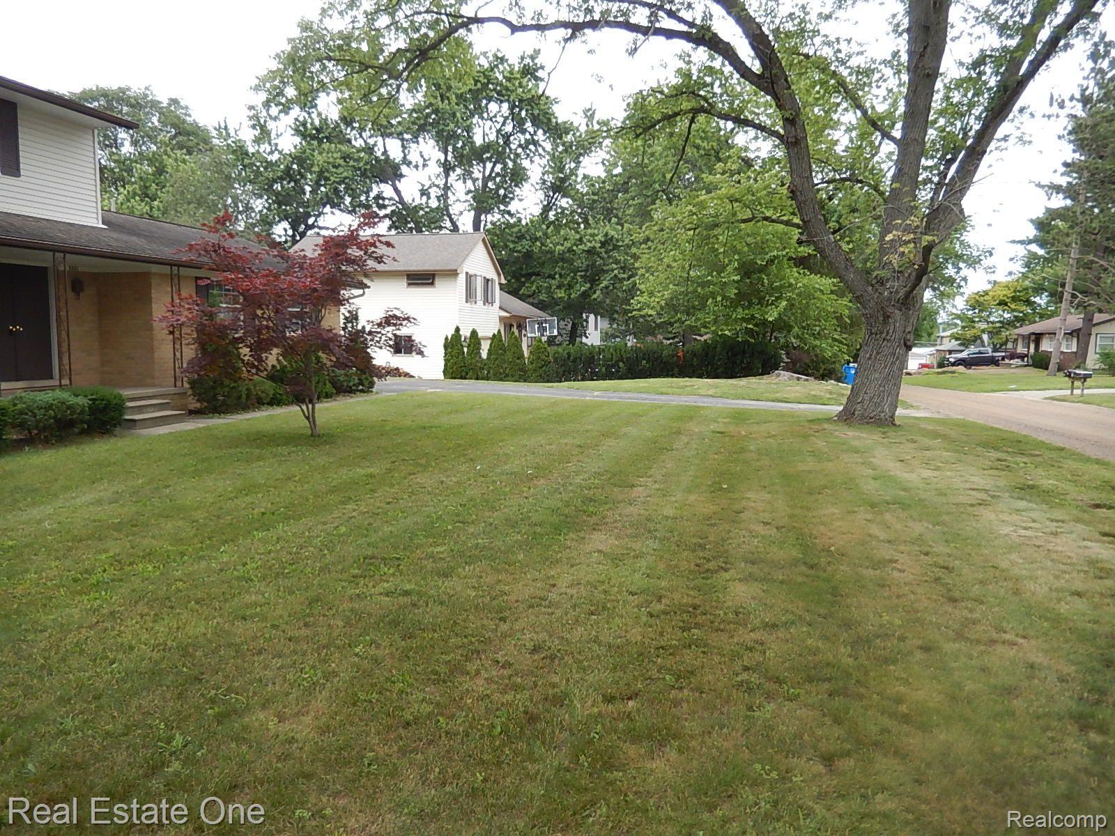 Front Yard View 2