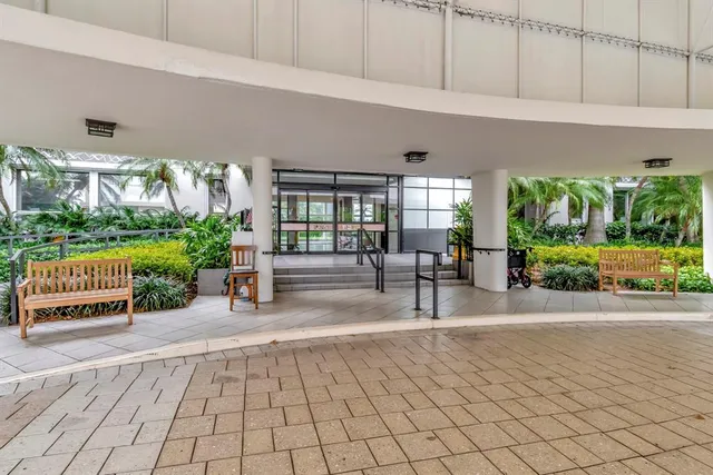 $1,599,000 | 44 Cocoanut Row, Unit 507A, Palm Beach, FL 33480