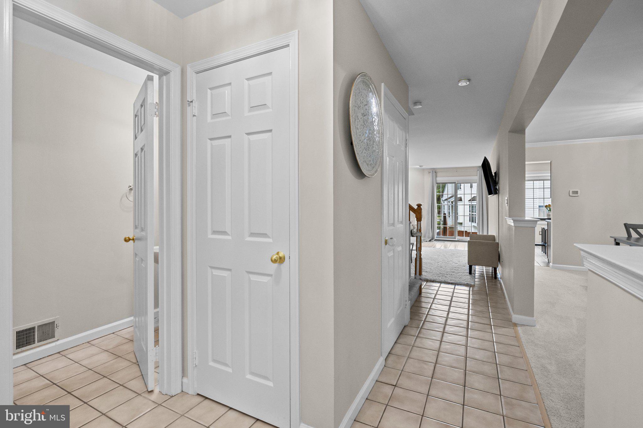 1621 Covington Road, Unit 11 Yardley, PA 19067 - Photo 3 of 36 Foyer