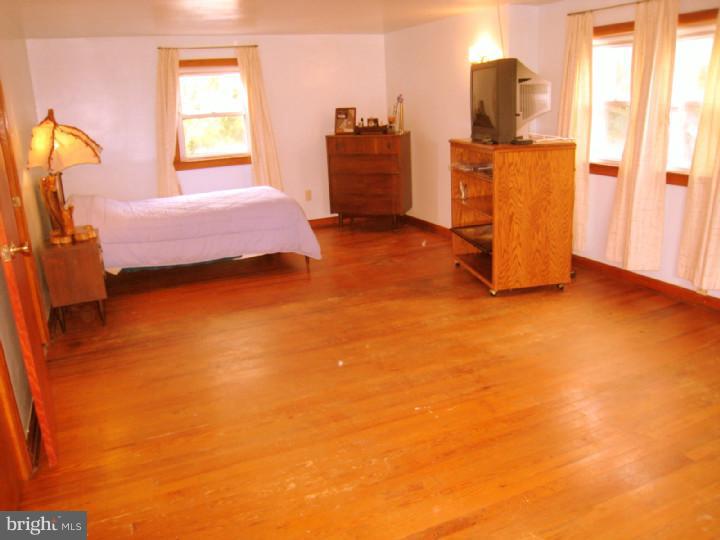 438 Columbus Road Burlington, NJ 08016 - Photo 15 of 25 Bedroom 3