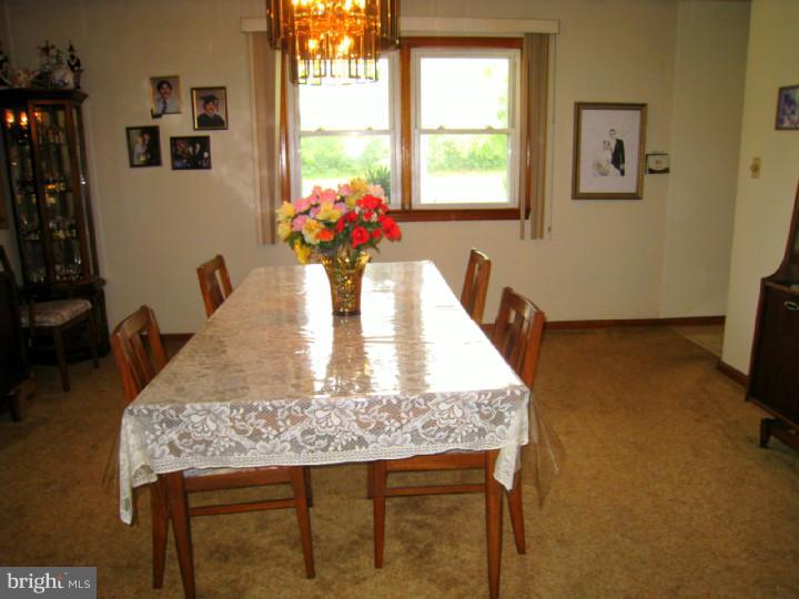 438 Columbus Road Burlington, NJ 08016 - Photo 10 of 25 Dining Room