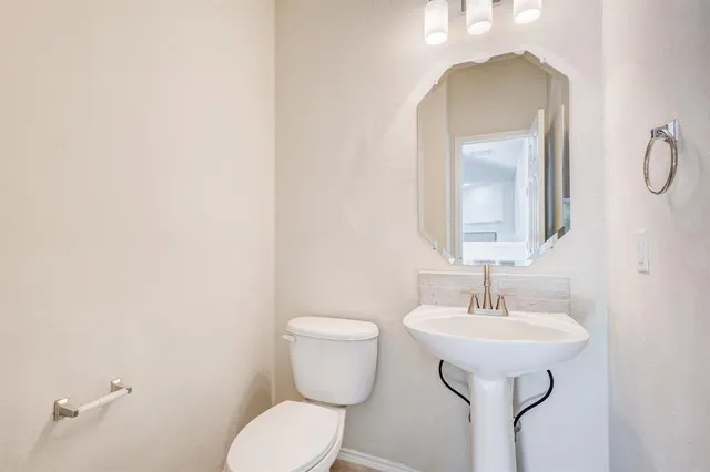 $425,000 | 13604 Justice Street, Fort Worth, TX 76040