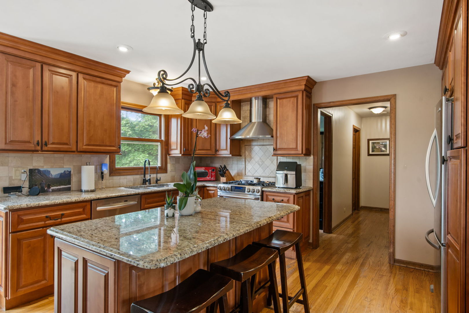 39W118 Baert Road St. Charles, IL 60175 - Photo 10 of 33