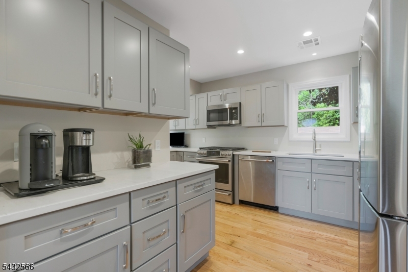 1939 Fieldstone Road Bridgewater, NJ 08836 - Photo 18 of 39