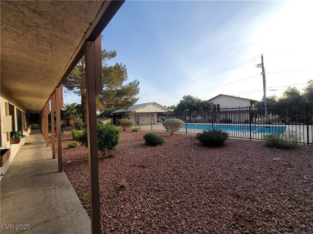 $1,100 | 4955 Jeffreys Street, Unit 703, Las Vegas, NV 89119