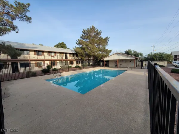 $760 | 4955 Jeffreys Street, Unit 703, Las Vegas, NV 89119