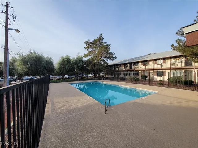 $1,100 | 4955 Jeffreys Street, Unit 703, Las Vegas, NV 89119