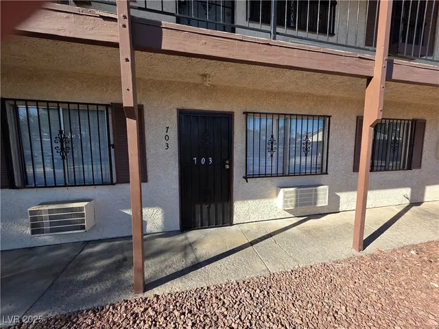 $1,100 | 4955 Jeffreys Street, Unit 703, Las Vegas, NV 89119