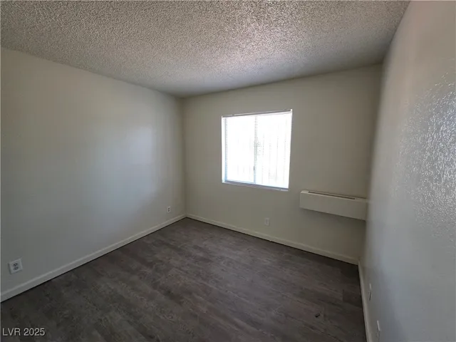 $1,100 | 4955 Jeffreys Street, Unit 703, Las Vegas, NV 89119