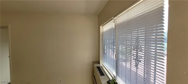 $760 | 4955 Jeffreys Street, Unit 703, Las Vegas, NV 89119