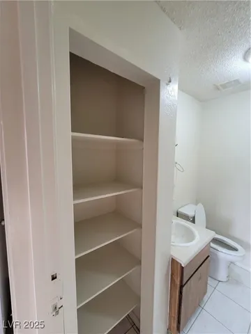 $1,100 | 4955 Jeffreys Street, Unit 703, Las Vegas, NV 89119