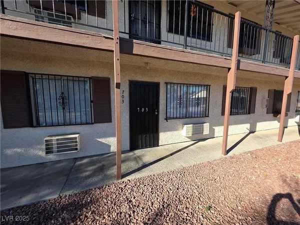 $760 | 4955 Jeffreys Street, Unit 703, Las Vegas, NV 89119