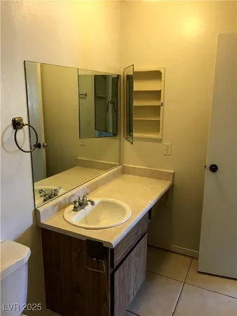 $760 | 4955 Jeffreys Street, Unit 703, Las Vegas, NV 89119