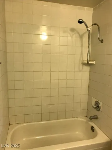 $1,100 | 4955 Jeffreys Street, Unit 703, Las Vegas, NV 89119