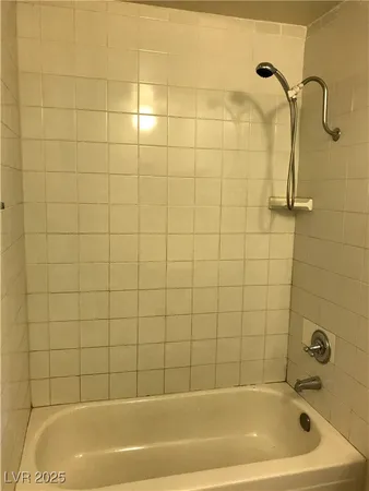 $760 | 4955 Jeffreys Street, Unit 703, Las Vegas, NV 89119