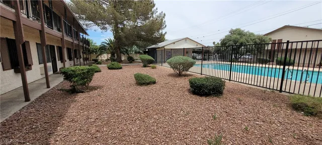 $1,100 | 4955 Jeffreys Street, Unit 703, Las Vegas, NV 89119