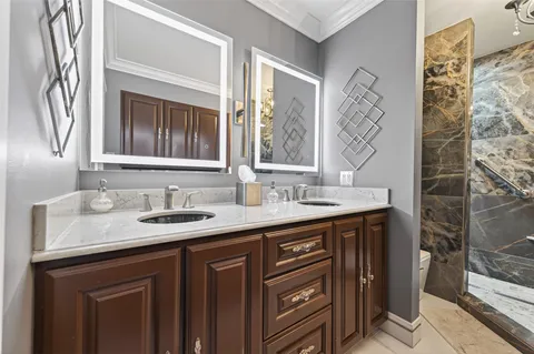 $249,000 | 11622 Village Pl Drive, Unit 328, Houston, TX 77077